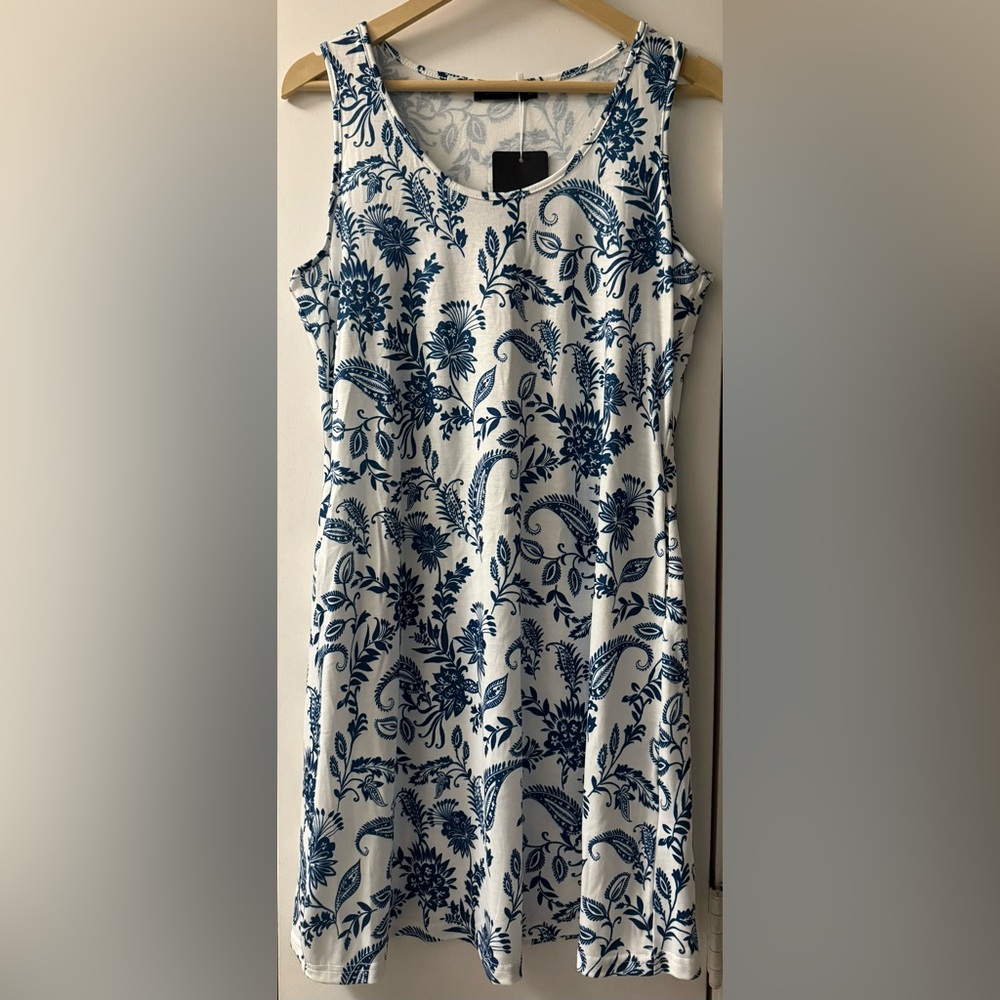 Paisley Floral White & Blue Sleeveless T-shirt Dress sz M NWT